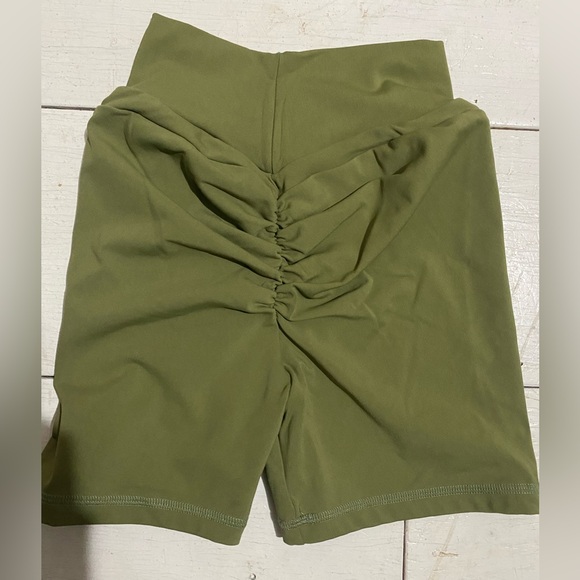 CLS spandex shorts, green, scruntch, size small worn ONCE. - Picture 2 of 3